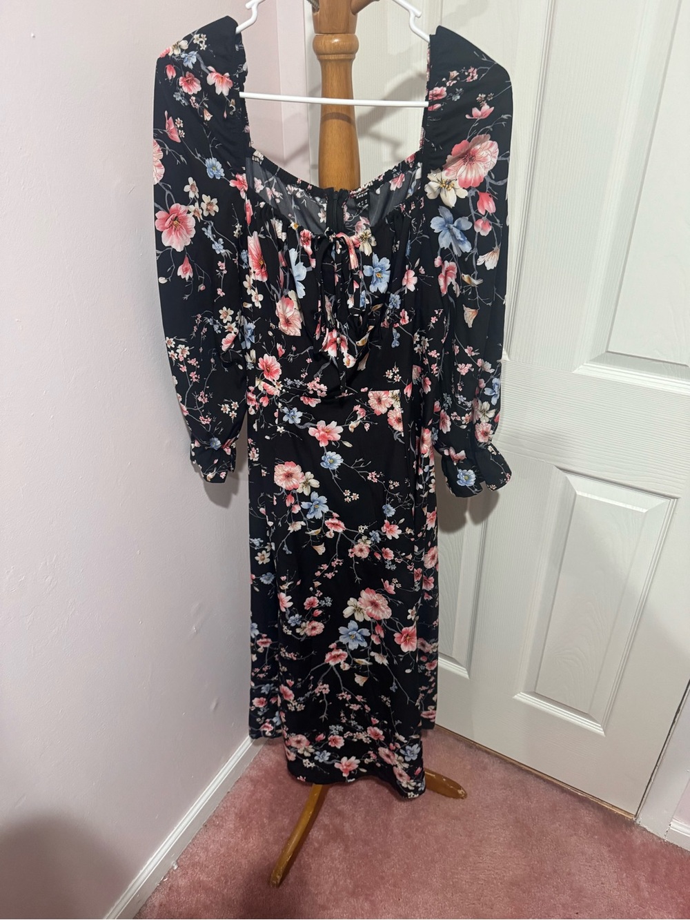 nwot floral long sleeve maxi dress